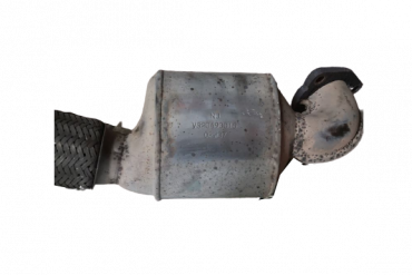 Викуп каталізатора VS20493016 NJ / 02W38 Марка автомобіля Volvo     Вставка каталізатора Кераміка Тип палива Бензин