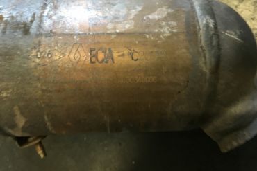 Викуп каталізатора C 203 Марка автомобіля Renault Модель автомобіля Renault Espace IV - 3.5 V6   Вставка каталізатора Кераміка Тип палива Бензин