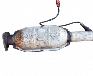 Викуп каталізатора 103R-0018905 EPO56078 / Aftermarket Марка автомобіля Volkswagen Модель автомобіля Volkswagen Golf (4) - 1.6 Рік автомобіля 2003 Вставка каталізатора Кераміка Тип палива Бензин