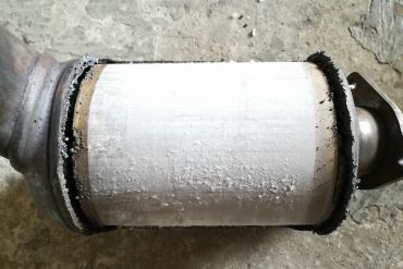 Викуп каталізатора 7P5254350F 7P5131701J  Faurecia Марка автомобіля Porsche     Вставка каталізатора Кераміка Тип палива Бензин Каталітична марка Faurecia