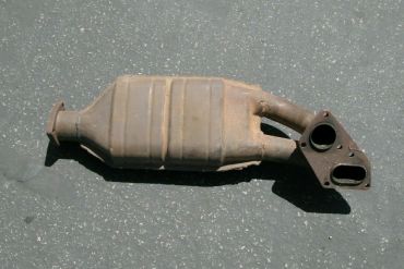 Викуп каталізатора 93011322802 Марка автомобіля Porsche Модель автомобіля Porsche Carrera 3.0 SC|Porsche 911 3.2 - G-Modell   Вставка каталізатора Кераміка Тип палива Бензин