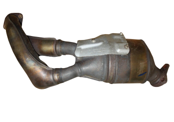 Викуп каталізатора KT 0315 A1714902014 Марка автомобіля Mercedes Benz   Рік автомобіля 2004 Вставка каталізатора Кераміка Тип палива Бензин