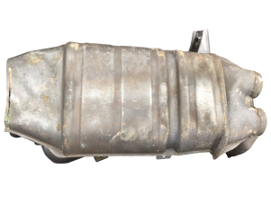 Викуп каталізатора Mercedes Benz 6 Indented Lines Code on Shield Cover / E########### on Body Марка автомобіля Mercedes Benz     Вставка каталізатора Кераміка Тип палива Бензин