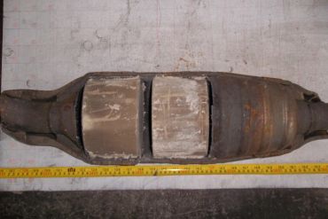 Викуп каталізатора 9146201 3468 HOLLAND Марка автомобіля Volvo     Вставка каталізатора Кераміка Тип палива Бензин