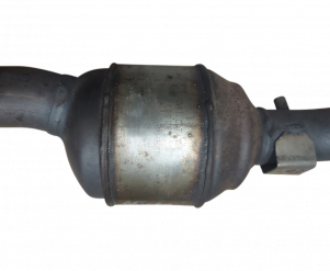 Викуп каталізатора CAT138R03 19996 / 223847840? Zeuna Starker Марка автомобіля Maserati Модель автомобіля Maserati 4200 Рік автомобіля 2006 Вставка каталізатора Кераміка Тип палива Бензин Каталітична марка Zeuna Starker