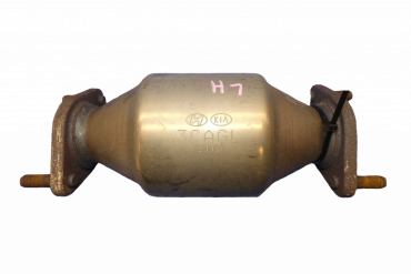 Викуп каталізатора 3CAGL Марка автомобіля Hyundai|Kia Модель автомобіля Hyundai Genesis 3.8L Рік автомобіля 2012|2013|2014 Вставка каталізатора Кераміка Тип палива Бензин