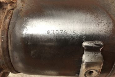 Викуп каталізатора 30760571 Марка автомобіля Volvo     Вставка каталізатора Кераміка Тип палива Бензин