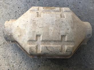 Викуп каталізатора B3E3 Bubble Марка автомобіля Mazda Модель автомобіля Mazda 121   Вставка каталізатора Кераміка Тип палива Бензин