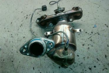 Викуп каталізатора ZJ44 3J30 Марка автомобіля Mazda Модель автомобіля Mazda 2 1.3 ZJ 0.   Вставка каталізатора Кераміка Тип палива Бензин