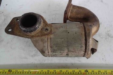 Викуп каталізатора 8202169650 112769961000 Faurecia Марка автомобіля Renault     Вставка каталізатора Кераміка Тип палива Бензин Каталітична марка Faurecia