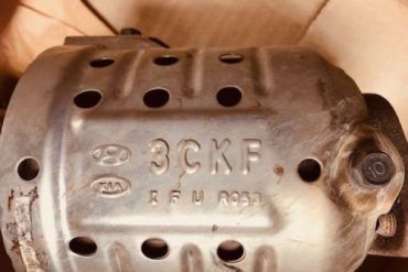 Викуп каталізатора 3CKF Марка автомобіля Hyundai|Kia Модель автомобіля Hyundai Genesis 3.8L Рік автомобіля 2013|2014|2015|2016 Вставка каталізатора Кераміка Тип палива Бензин