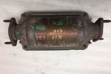 Викуп каталізатора 2JB3U Марка автомобіля Hyundai|Kia Модель автомобіля Kia Rio 1.6   Вставка каталізатора Кераміка Тип палива Бензин