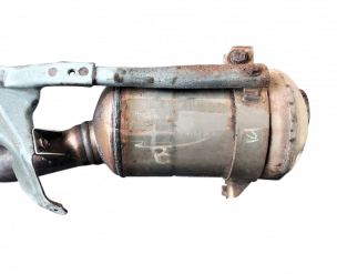 Викуп каталізатора 5M51-5F297-DA 5M51-5E211-BE  FoMoCo Марка автомобіля Ford     Вставка каталізатора Кераміка Тип палива Бензин Каталітична марка FoMoCo