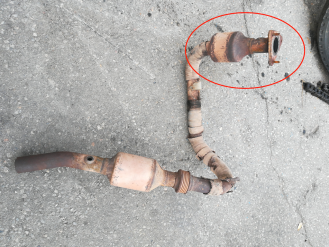 Викуп каталізатора 001 9906 001 9906 B Марка автомобіля Ford     Вставка каталізатора Кераміка Тип палива Бензин