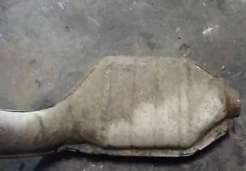 Викуп каталізатора 87DA 5E211 BB Марка автомобіля Ford     Вставка каталізатора Кераміка Тип палива Бензин