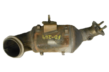 Викуп каталізатора BB53-5E211-EA A753K / Part #s listed are found on the large bracket in center of the body. Марка автомобіля Ford     Вставка каталізатора Кераміка Тип палива Бензин