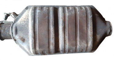 Викуп каталізатора 3531050 6649 / 2236403001 Zeuna Starker Марка автомобіля Volvo     Вставка каталізатора Кераміка Тип палива Бензин Каталітична марка Zeuna Starker