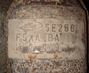 Викуп каталізатора F5XA 5E256 BA 94P23AA / M6 086 Марка автомобіля Ford     Вставка каталізатора Кераміка Тип палива Бензин