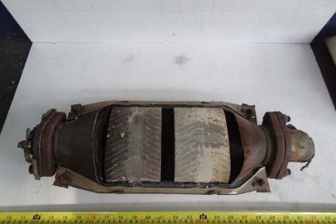 Викуп каталізатора Mitsubishi Big 6 Holes Mitsubishi One Hole No Code / 2 Slot Марка автомобіля Mitsubishi Модель автомобіля Mitsubishi Magna Sports 3.5L V6 Рік автомобіля 2001 Вставка каталізатора Кераміка Тип палива Бензин