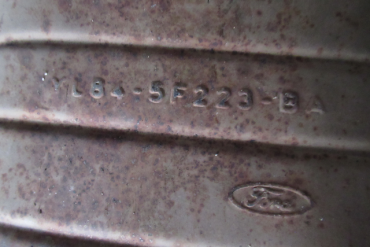 Викуп каталізатора YL84-5F223-BA Марка автомобіля Ford     Вставка каталізатора Кераміка Тип палива Бензин