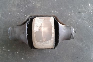 Викуп каталізатора 6Q0178GB 6Q0131701AB Марка автомобіля Audi|Volkswagen     Вставка каталізатора Кераміка Тип палива Бензин