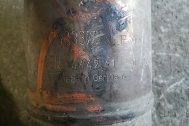 Викуп каталізатора 7503376 4442.41 Boysen Марка автомобіля BMW Модель автомобіля BMW X5 E53 V8   Вставка каталізатора Кераміка Тип палива Бензин Каталітична марка Boysen