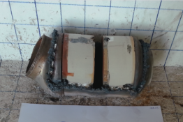 Викуп каталізатора 057AC 057AC10832H*04 Марка автомобіля Chrysler     Вставка каталізатора Кераміка Тип палива Бензин