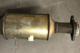 Викуп каталізатора 4R33-5E213-EA  FoMoCo Марка автомобіля Ford Модель автомобіля Ford Mustang V Gt 4.6 V8   Вставка каталізатора Кераміка Тип палива Бензин Каталітична марка FoMoCo