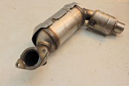 Викуп каталізатора CK41-5F297-AB  FoMoCo Марка автомобіля Ford Модель автомобіля Ford Transit 3.5   Вставка каталізатора Кераміка Тип палива Бензин Каталітична марка FoMoCo