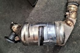 Викуп каталізатора GK41-5H270-AC  FoMoCo Марка автомобіля Ford     Вставка каталізатора Кераміка Тип палива Бензин Каталітична марка FoMoCo