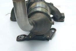 Викуп каталізатора 3S51-5G232-AC  Arvin Meritor Марка автомобіля Ford Модель автомобіля Ford Ka 1.6   Вставка каталізатора Кераміка Тип палива Бензин Каталітична марка Arvin Meritor