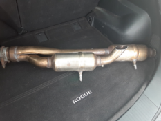 Викуп каталізатора 68470071AA Марка автомобіля Chrysler     Вставка каталізатора Кераміка Тип палива Бензин