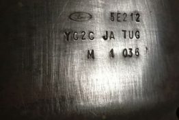 Викуп каталізатора YC2C JA TUG Марка автомобіля Ford Модель автомобіля Ford E350 V-10   Вставка каталізатора Кераміка Тип палива Бензин