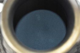 Викуп каталізатора KT 0390 A2384902800 Марка автомобіля Mercedes Benz Модель автомобіля Mercedes Benz C-Class W205 - 2.0CGI Рік автомобіля 2020 Вставка каталізатора Кераміка Тип палива Бензин