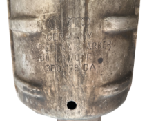 Викуп каталізатора 3D0131701F 3D0178DA  Zeuna Starker Марка автомобіля Audi|Volkswagen     Вставка каталізатора Кераміка Тип палива Бензин Каталітична марка Zeuna Starker