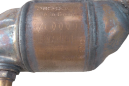 Викуп каталізатора 8E0131701CR 8E0178CA  Eberspächer Марка автомобіля Audi|Volkswagen Модель автомобіля Audi A4 B6 - 3.0V   Вставка каталізатора Кераміка Тип палива Бензин Каталітична марка Eberspächer