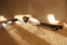 Викуп каталізатора 1J1131701A 1J1178AA  Eberspächer Марка автомобіля Audi|Volkswagen     Вставка каталізатора Кераміка Тип палива Бензин Каталітична марка Eberspächer