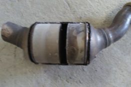 Викуп каталізатора A2214901514 Марка автомобіля Mercedes Benz     Вставка каталізатора Кераміка Тип палива Бензин