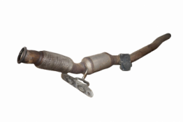 Викуп каталізатора 5Q0131701AK 3Q0230AA Марка автомобіля Audi|Volkswagen Модель автомобіля Volkswagen Tiguan II - 2.0 TDI - AD1   Вставка каталізатора Кераміка Тип палива Бензин