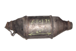 Викуп каталізатора 028131701F Марка автомобіля Audi|Volkswagen     Вставка каталізатора Кераміка Тип палива Бензин