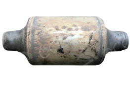 Викуп каталізатора 1K0131701M 6Q0178FD Марка автомобіля Audi|Volkswagen     Вставка каталізатора Кераміка Тип палива Бензин