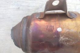 Викуп каталізатора ZJ21 Марка автомобіля Mazda Модель автомобіля Mazda 2 1.5 DE   Вставка каталізатора Кераміка Тип палива Бензин