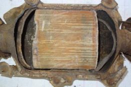 Викуп каталізатора Front 3 Dots 0.1 Марка автомобіля Mazda     Вставка каталізатора Кераміка Тип палива Бензин