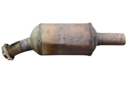 Викуп каталізатора KT 1269 / PF 0044 A2464900492 Марка автомобіля Mercedes Benz Модель автомобіля Mercedes Benz B-Class W246 - 200 CDi (80 kw / 109 hp) Рік автомобіля 2013|2014 Вставка каталізатора Кераміка + DPF Тип палива Дизель