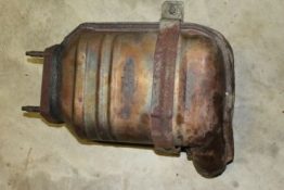 Викуп каталізатора 97BB-5E211-BL WIDE MOUTH Марка автомобіля Ford     Вставка каталізатора Кераміка Тип палива Бензин