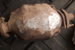 Викуп каталізатора D8EE-5E212-B2B XX-7-346 Марка автомобіля Ford     Вставка каталізатора Кераміка Тип палива Бензин