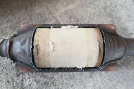 Викуп каталізатора 25174321 Марка автомобіля Toyota     Вставка каталізатора Кераміка Тип палива Бензин