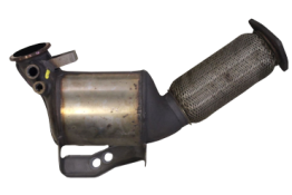 Викуп каталізатора 31370892 Ford Code : 9G9N-5E212-BD Марка автомобіля Volvo Модель автомобіля Volvo XC60 2.4 D 2.4 D5 Рік автомобіля 2014 Вставка каталізатора Кераміка Тип палива Бензин