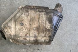 Викуп каталізатора F87A 5G218 DA M8 076 ORE Марка автомобіля Ford     Вставка каталізатора Кераміка Тип палива Бензин