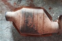 Викуп каталізатора MAN RUD MAN RUD R Марка автомобіля Ford     Вставка каталізатора Кераміка Тип палива Бензин